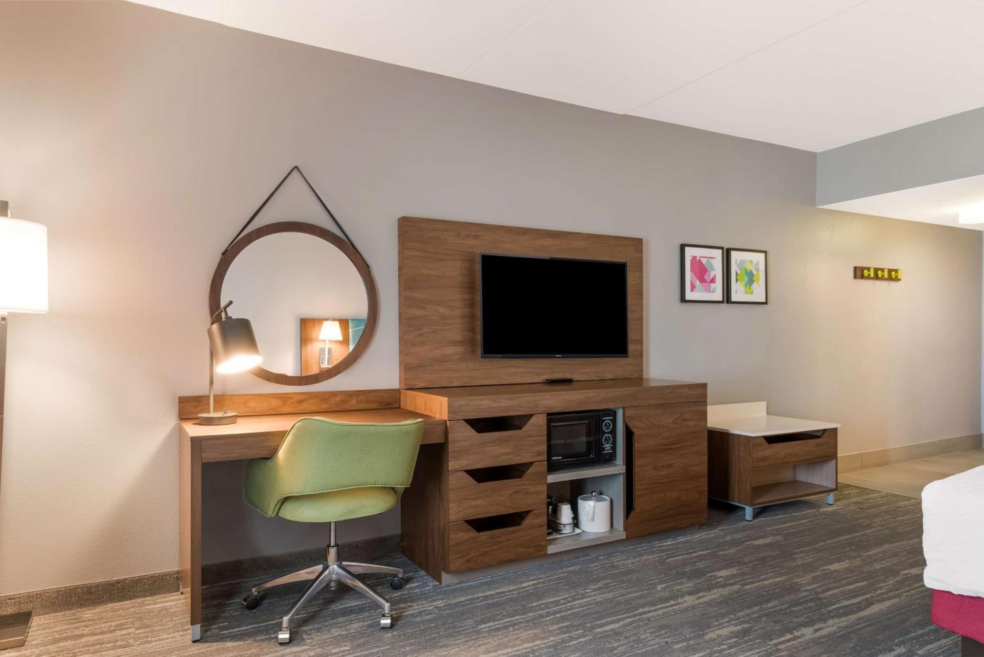 Hampton Inn & Suites Charlotte-Airport Εξωτερικό φωτογραφία
