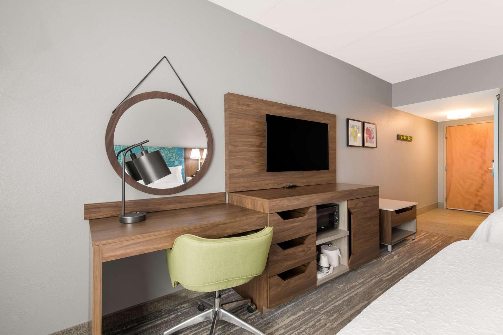 Hampton Inn & Suites Charlotte-Airport Εξωτερικό φωτογραφία