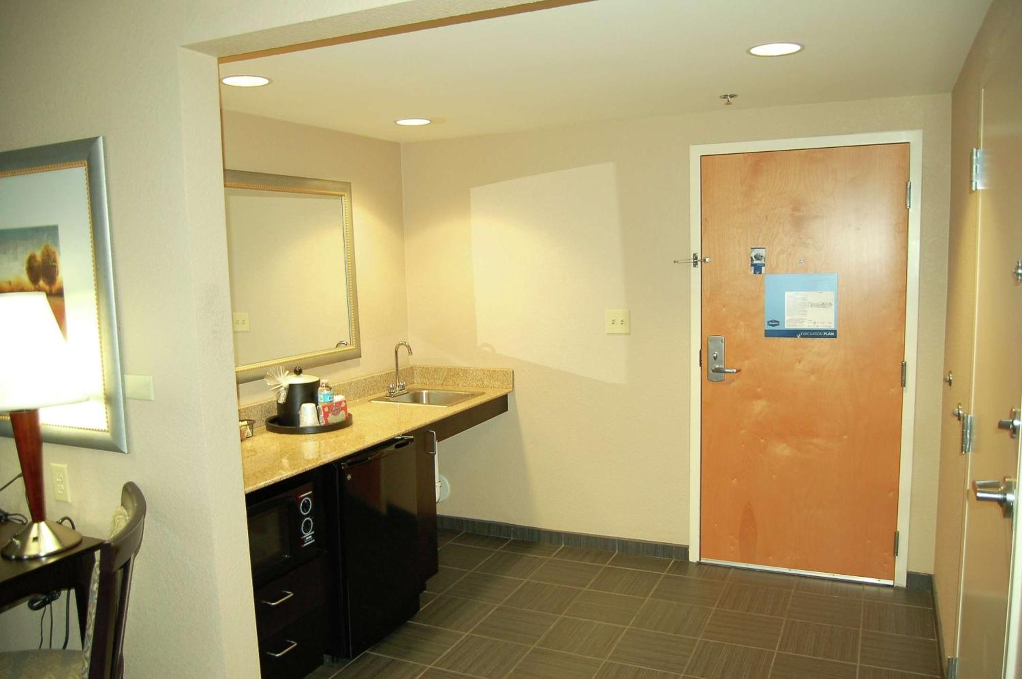 Hampton Inn & Suites Charlotte-Airport Εξωτερικό φωτογραφία