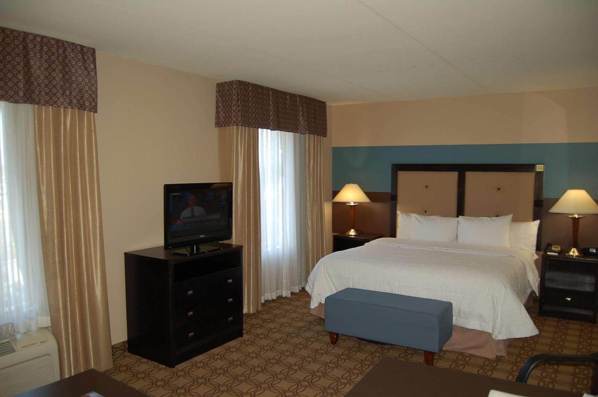 Hampton Inn & Suites Charlotte-Airport Εξωτερικό φωτογραφία