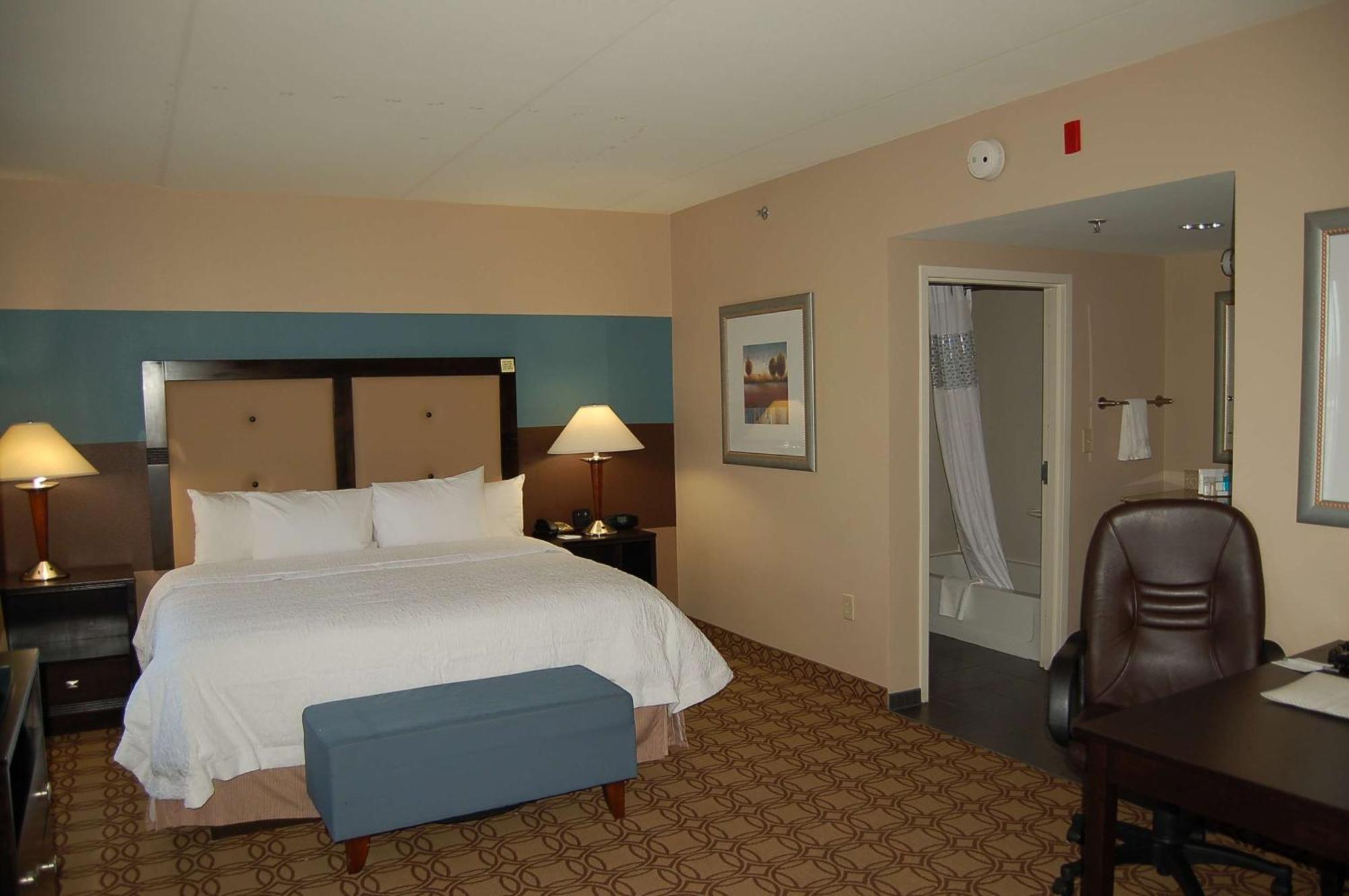 Hampton Inn & Suites Charlotte-Airport Εξωτερικό φωτογραφία