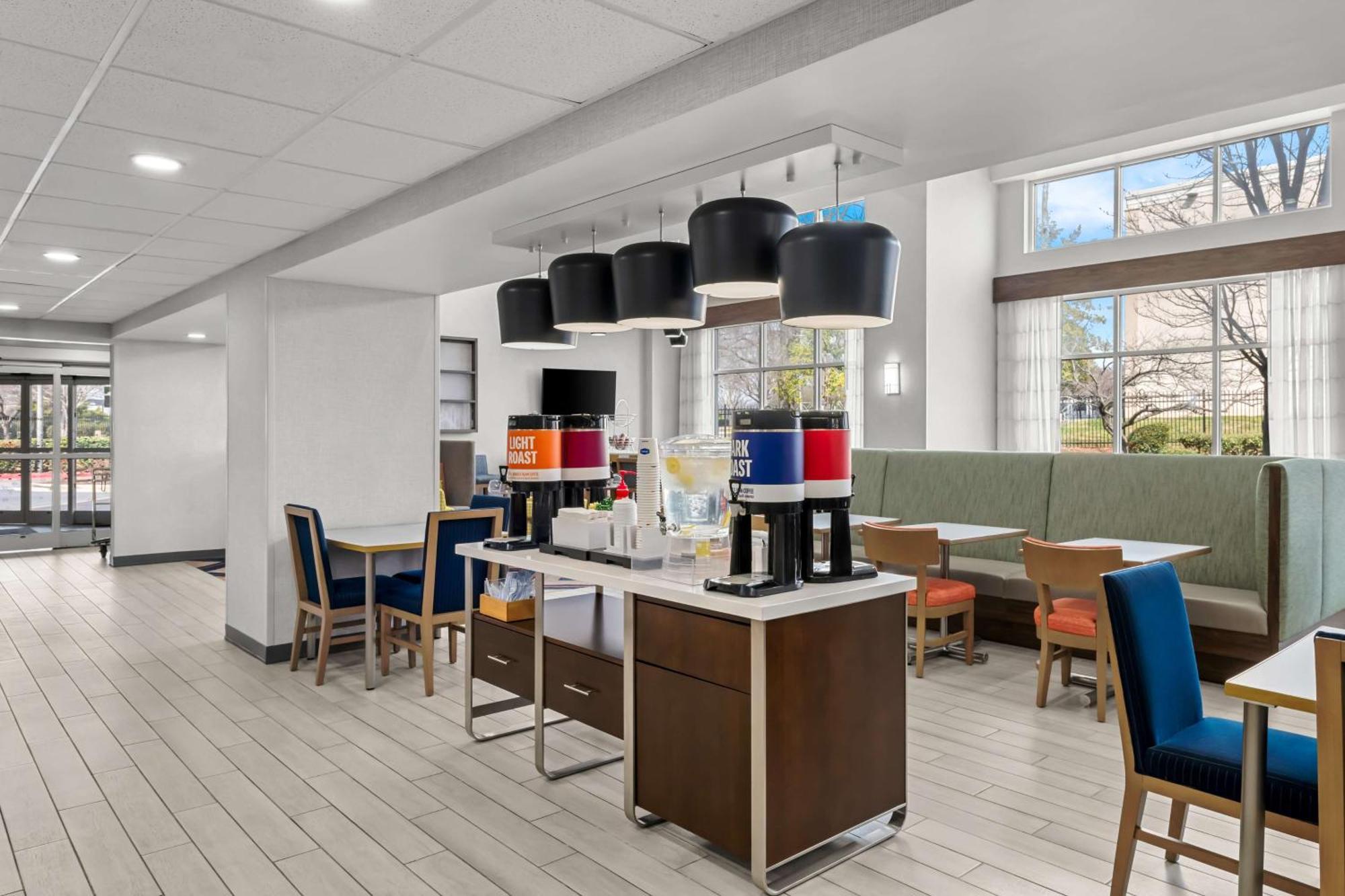 Hampton Inn & Suites Charlotte-Airport Εξωτερικό φωτογραφία