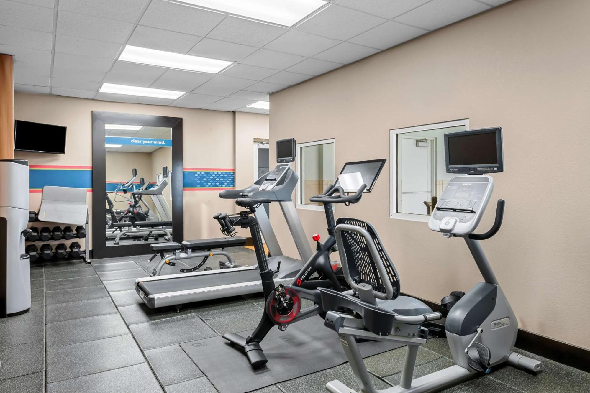 Hampton Inn & Suites Charlotte-Airport Εξωτερικό φωτογραφία