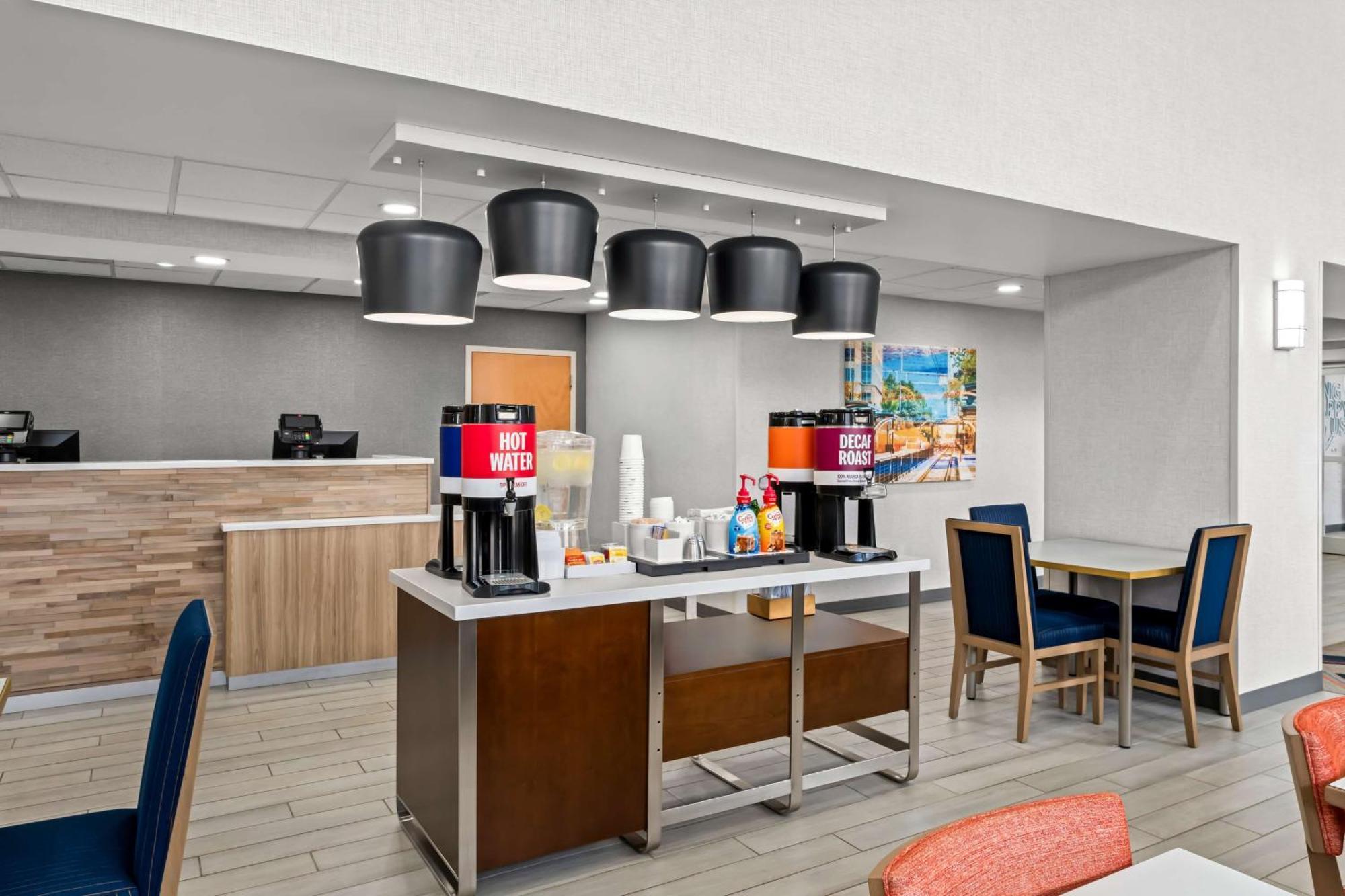 Hampton Inn & Suites Charlotte-Airport Εξωτερικό φωτογραφία