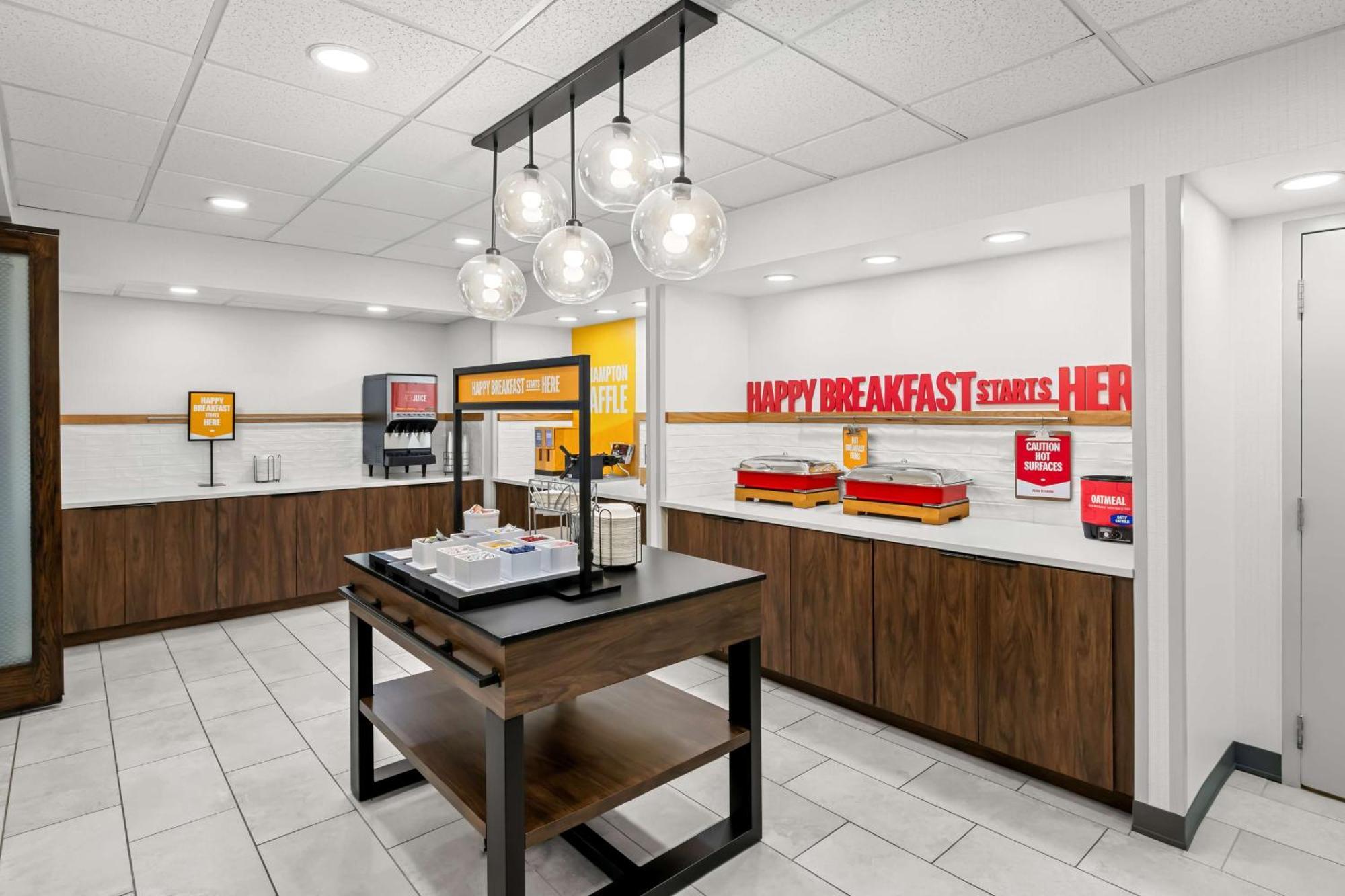 Hampton Inn & Suites Charlotte-Airport Εξωτερικό φωτογραφία