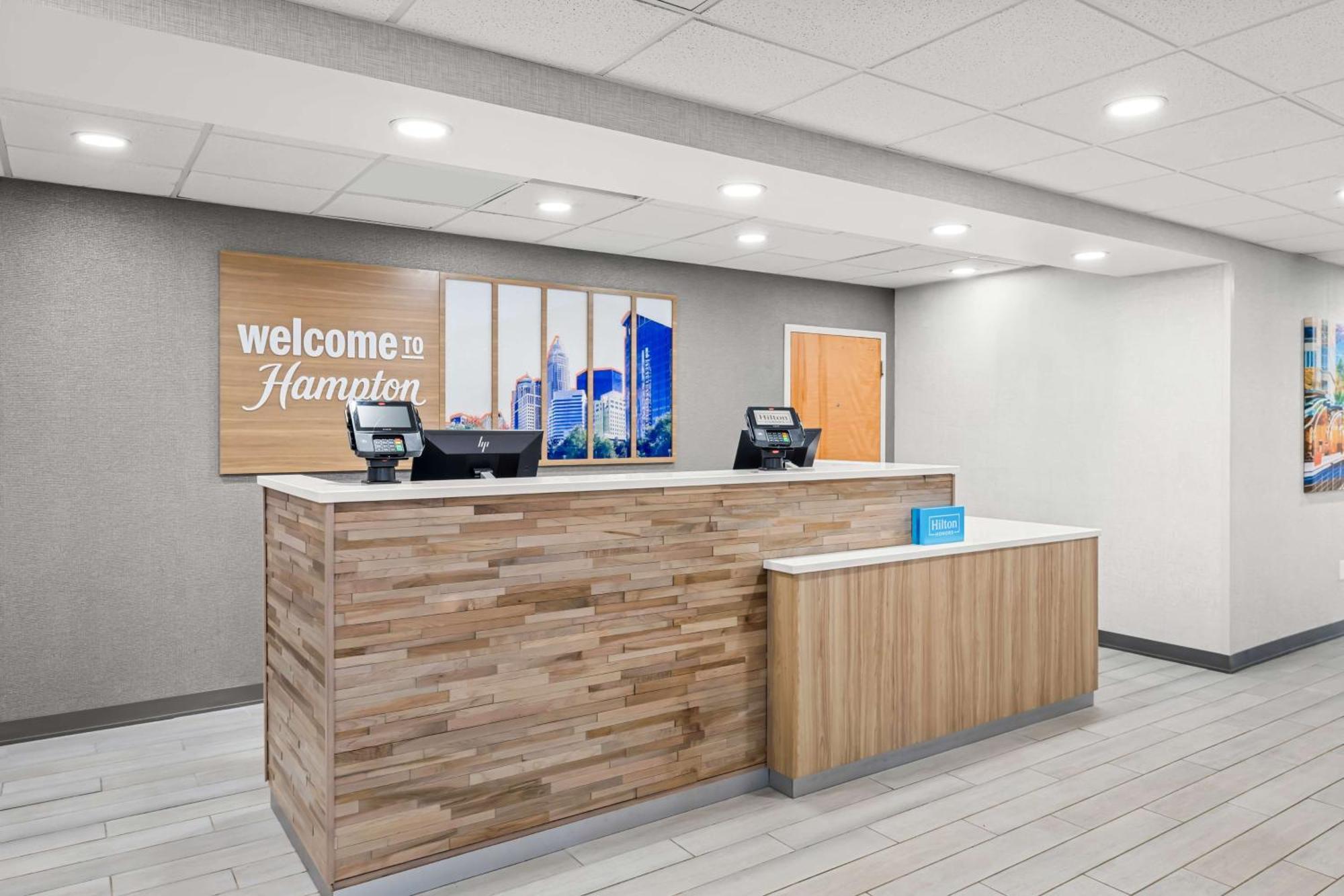 Hampton Inn & Suites Charlotte-Airport Εξωτερικό φωτογραφία