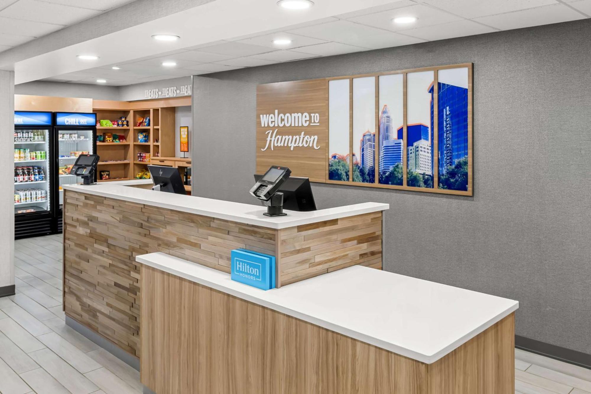 Hampton Inn & Suites Charlotte-Airport Εξωτερικό φωτογραφία