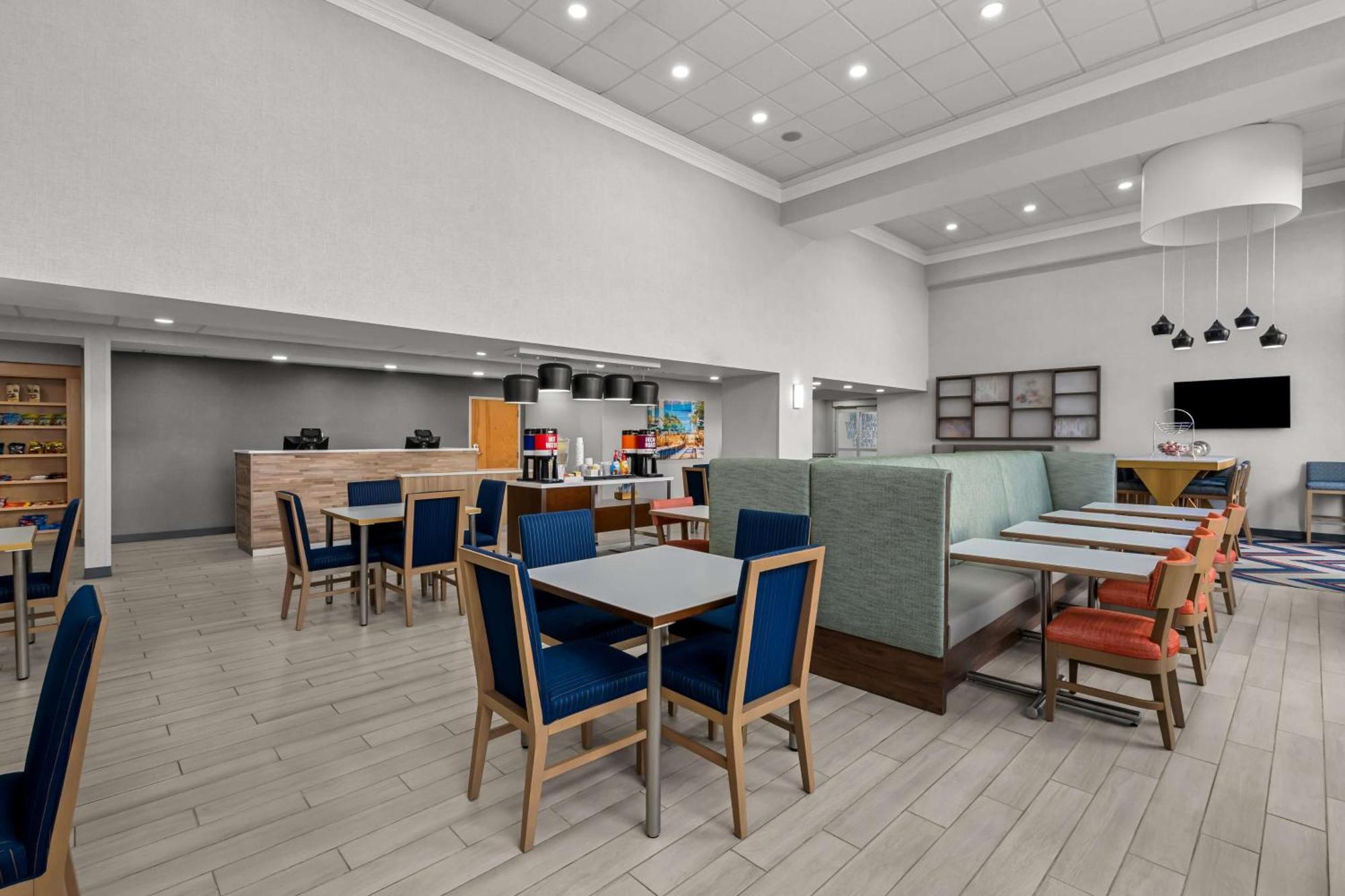 Hampton Inn & Suites Charlotte-Airport Εξωτερικό φωτογραφία