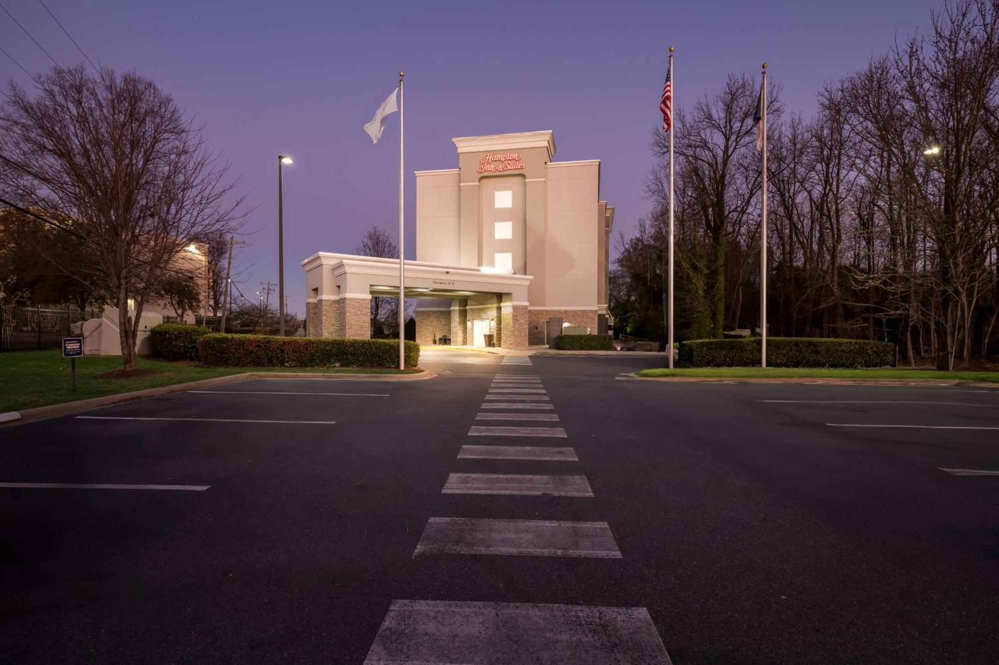 Hampton Inn & Suites Charlotte-Airport Εξωτερικό φωτογραφία