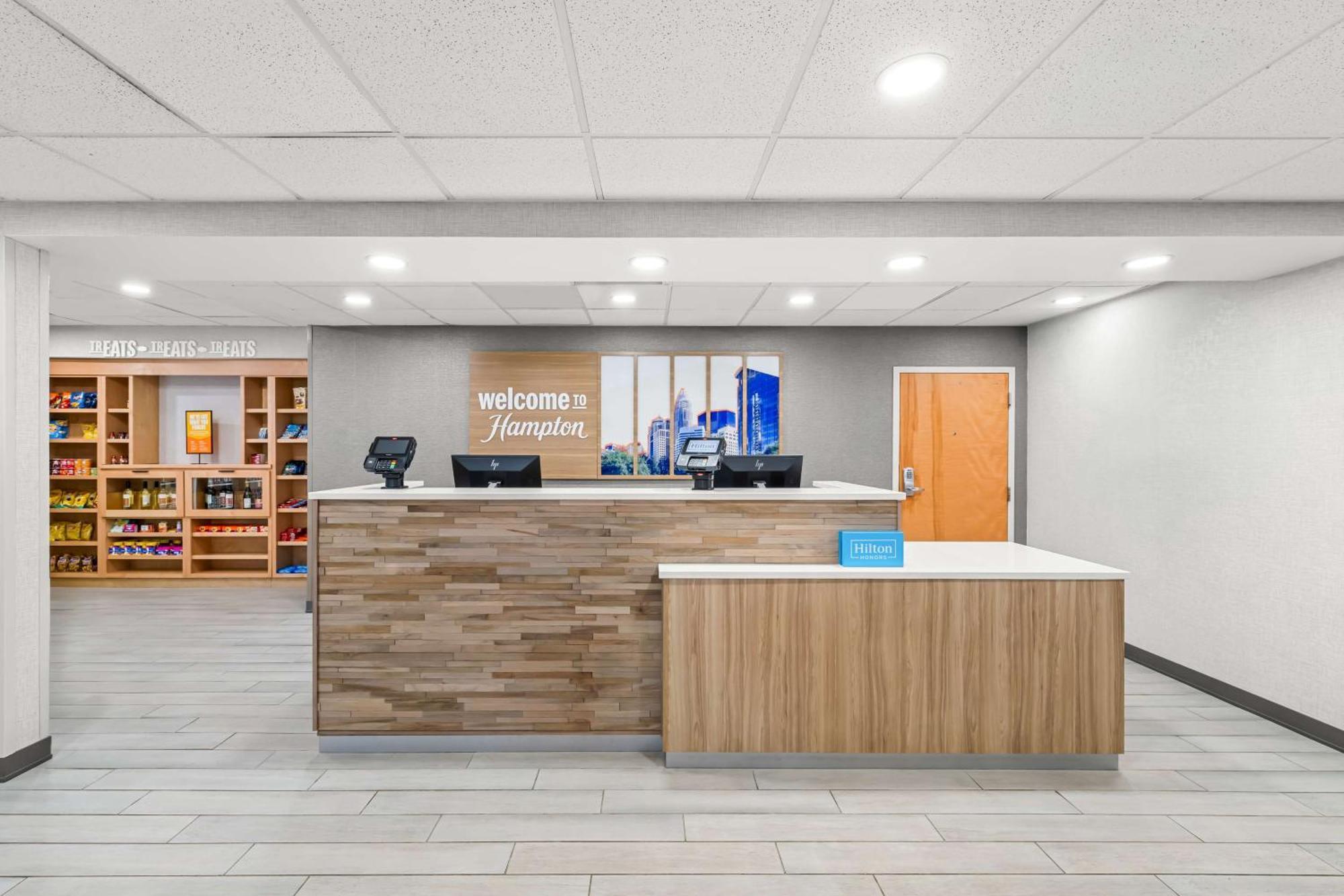 Hampton Inn & Suites Charlotte-Airport Εξωτερικό φωτογραφία